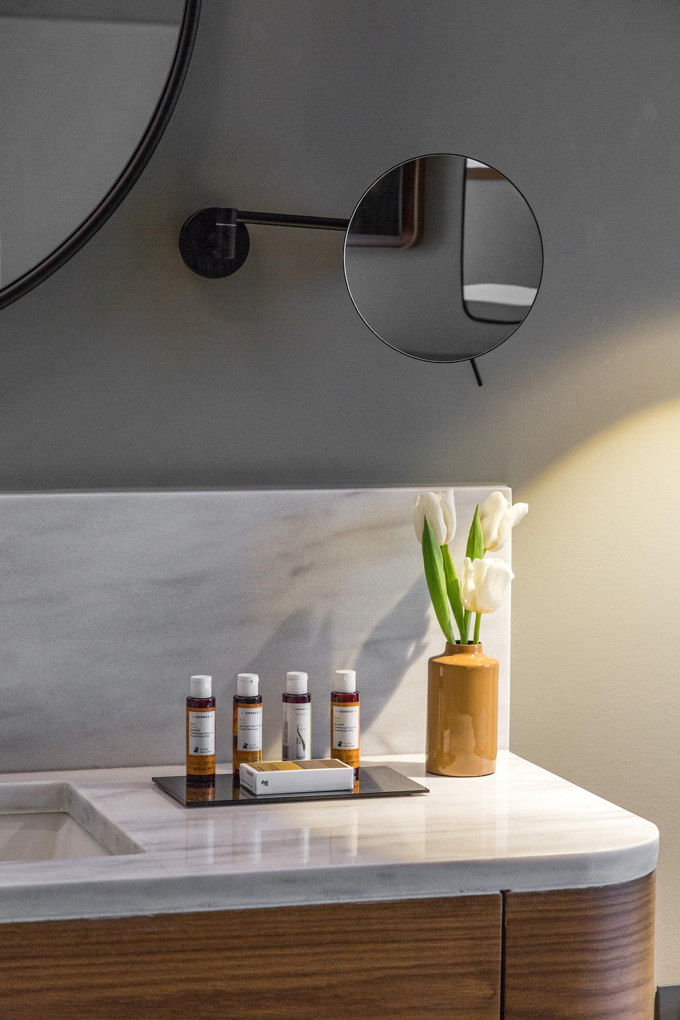 Bob W Eolou Hotel Атина Екстериор снимка