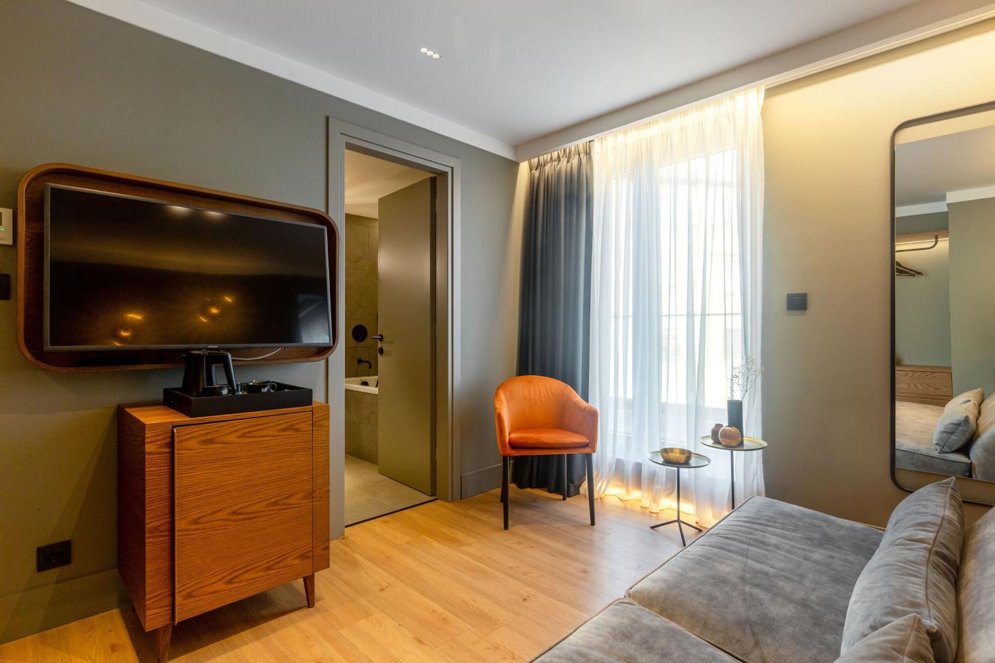 Bob W Eolou Hotel Атина Екстериор снимка