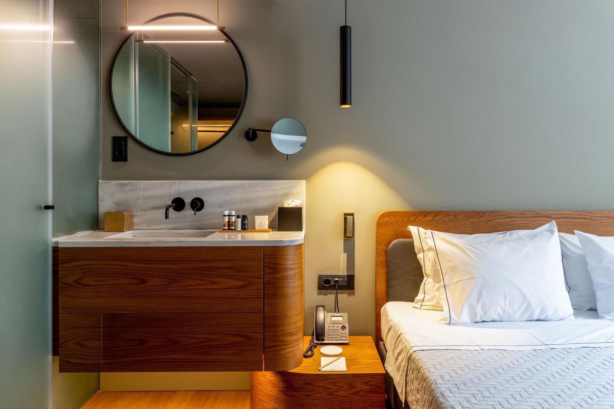 Bob W Eolou Hotel Атина Екстериор снимка