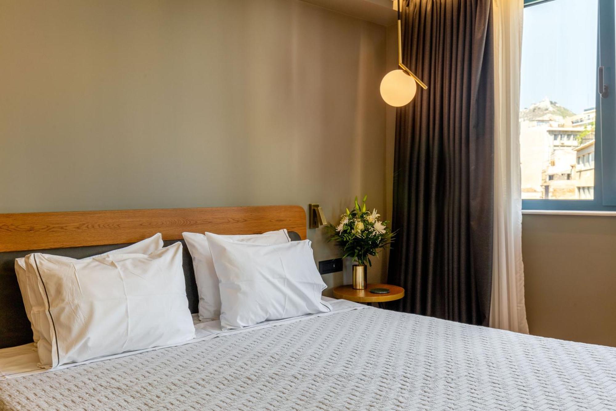 Bob W Eolou Hotel Атина Екстериор снимка