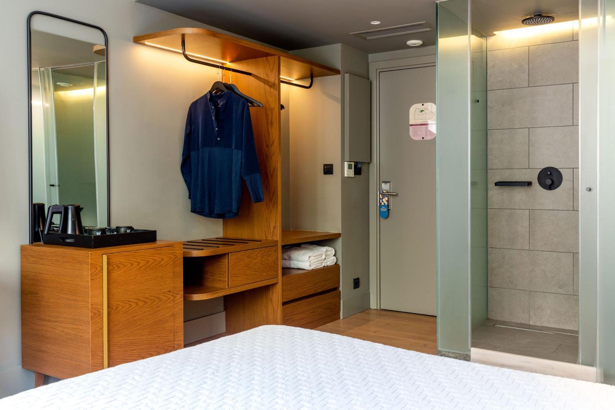 Bob W Eolou Hotel Атина Екстериор снимка